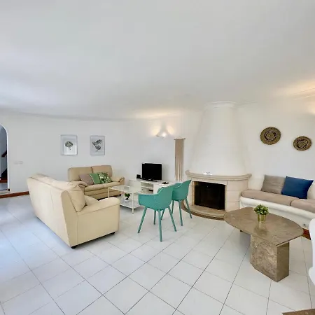 Cristina 9 알부페이라